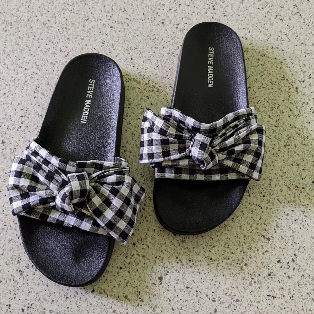 EUC Steve Madden slides